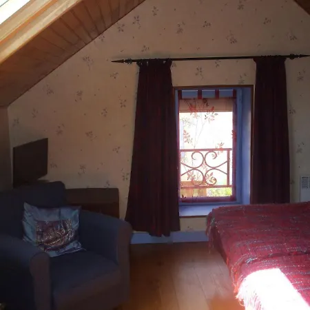 Quaint Holiday In With Garden * Pionsat
